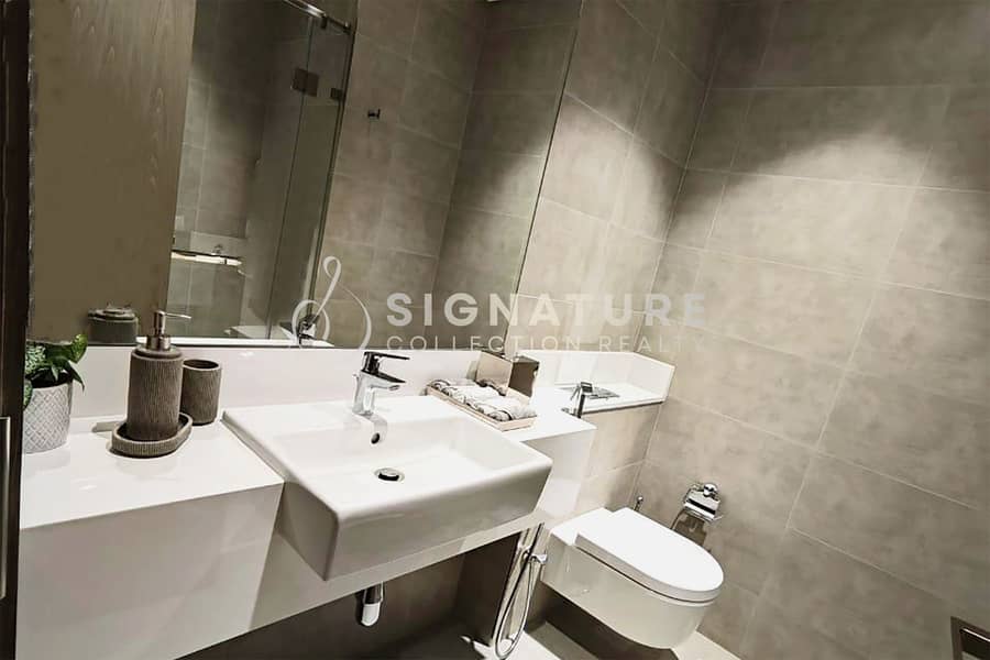 Furnished | Lagoon View | Contemporary Upgrades - Image 13