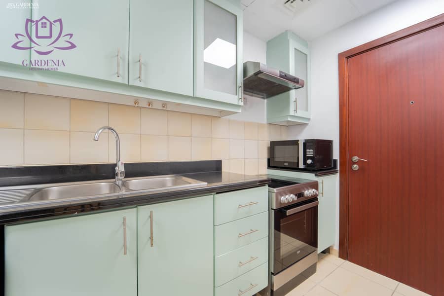 21 Kitchen 1. jpg