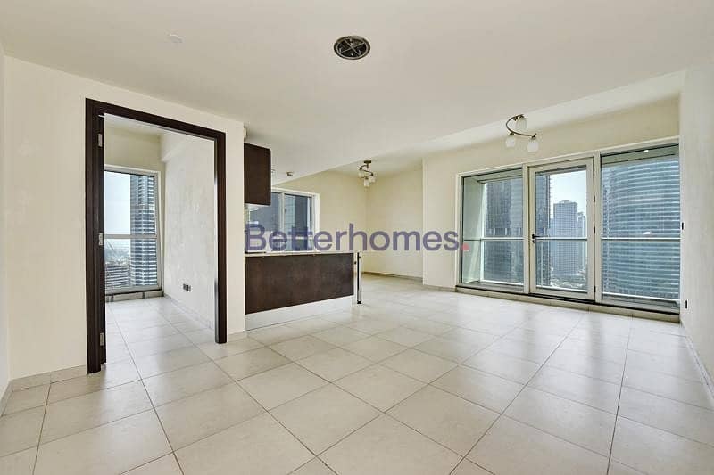 Spacious 1 BR with Lake View in Dubai Arch -  JLT