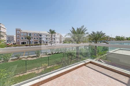 Stunning 3BR Townhouse with 2 Parking space Stunning 3BR Townhouse with 2 Parking space