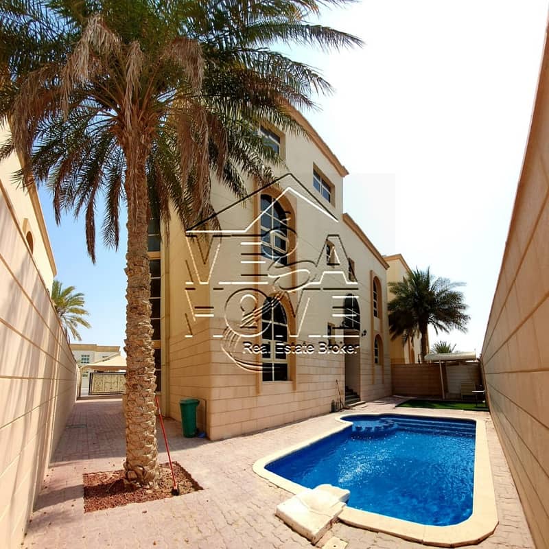 LUXURY FREE STANDING -5M BR W/SWIMMING POOL AND PRIVATE ENTRANCE