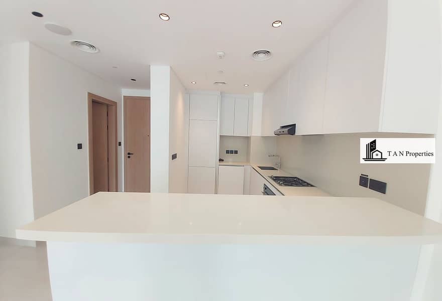 Stylish Interiors | Open Layout | Garden Nearby - Image 10