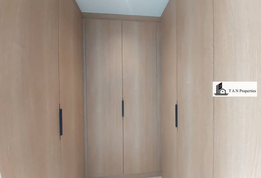 Stylish Interiors | Open Layout | Garden Nearby - Image 11