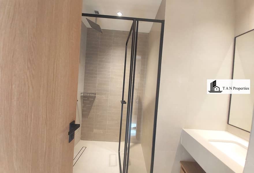 Stylish Interiors | Open Layout | Garden Nearby - Image 14