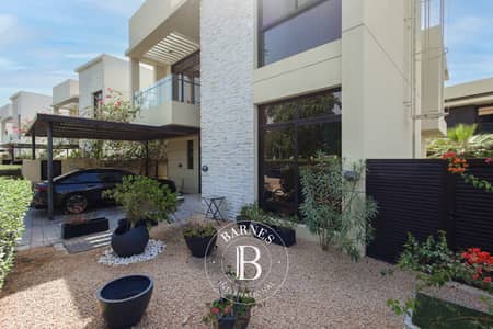 5 Bedroom Villa for Sale in DAMAC Hills, Dubai - Exquisite Family Home | V4 Type Corner Villa