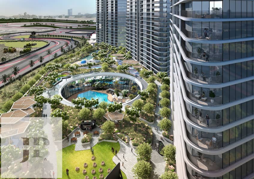 Sobha Solis - Podium. jpg