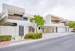 Well maintained villa | Vacant | Landscaped garden