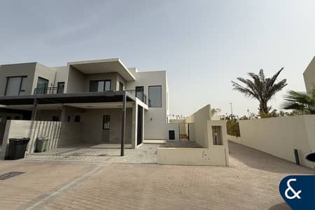 4 Bedroom Villa for Sale in Arabian Ranches 2, Dubai - Vacant | End unit | Quiet location | 4 Beds