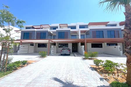 5 Bedroom Villa for Rent in DAMAC Hills, Dubai - Lake Backing | Available Now | 5 Bed