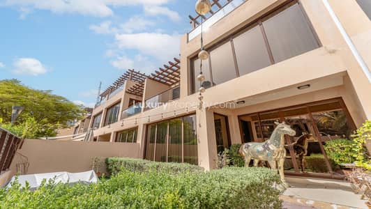 4 Bedroom Townhouse for Rent in Jumeirah Islands, Dubai - Spacious Layout | 4 beds | Skyline View