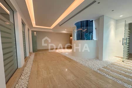 6 Bedroom Villa for Sale in Emirates Hills, Dubai - Modern Villa | Basement Parking | Lake View