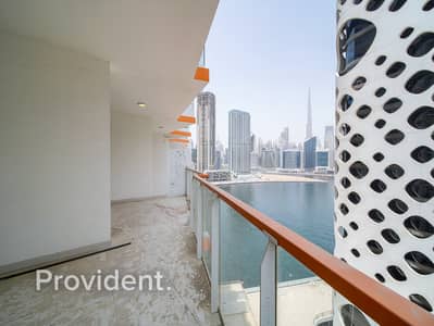 1 Bedroom Flat for Rent in Business Bay, Dubai - Fully Furnished | Canal View | Ready to Move