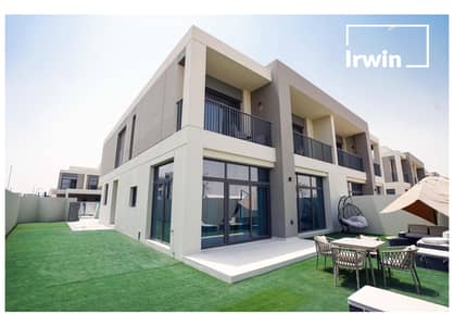 5 Bedroom Villa for Sale in Dubai South, Dubai - Exquisite 5-Bed Villa | Handover Soon | Q4 2025