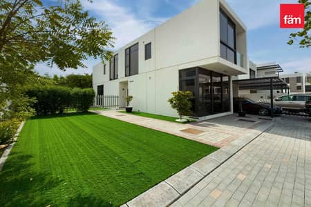6 Bedroom Villa for Sale in DAMAC Hills 2 (Akoya by DAMAC), Dubai - Vastu Compliant 6-Bed Villa | Vacant & Furnished
