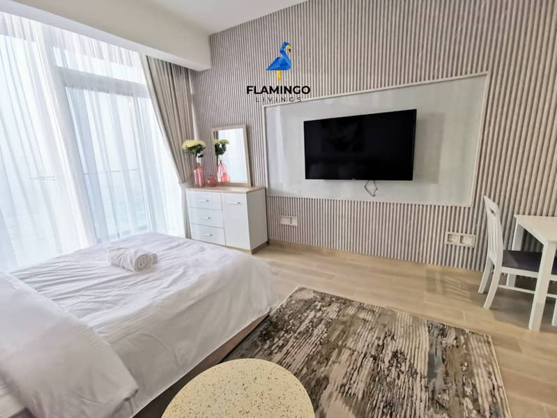 Stylish, Bright & Well-Connected - Prime Location