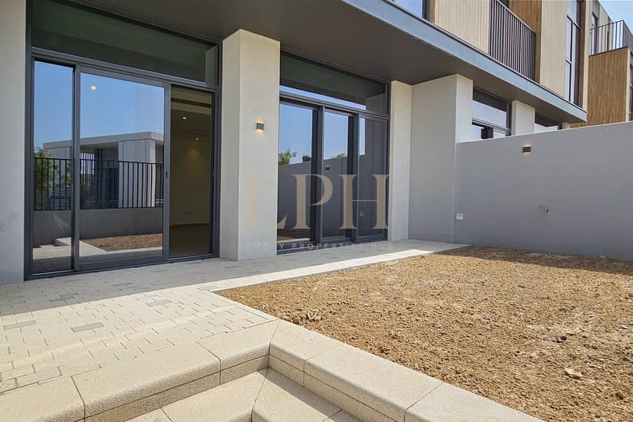 Park Facing | Premium Location | Perfect Price - Image 3