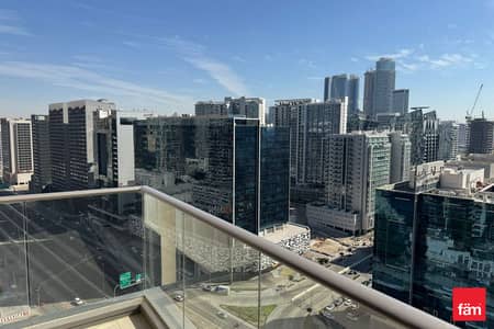 1 Bedroom Flat for Rent in Downtown Dubai, Dubai - | High Floor | Business Bay View | Bright |