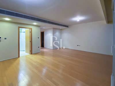 4 Bedroom Flat for Sale in Al Raha Beach, Abu Dhabi - Al-Raha-Beach-Al-Muneera-Abu-Dhabi-master-bedroom2. jpg
