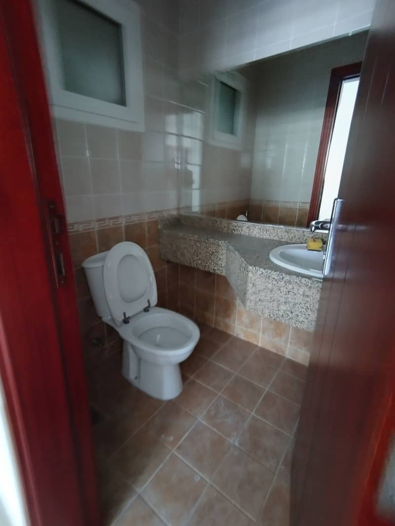 1 bhk available good for family sharing allowed near Al muteena Rood Brand New building Rent 53k with car parking available and also central gas available with balcony - Image 6