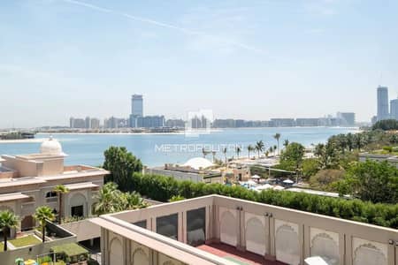 2 Bedroom Flat for Sale in Palm Jumeirah, Dubai - Sea View | Vacant on Transfer | Beachfront