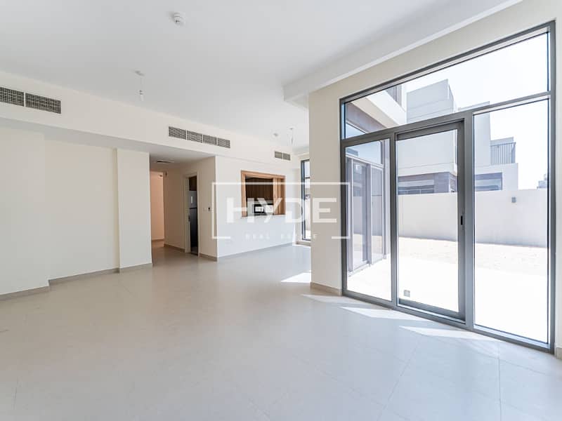 4 Ensuites | Study + Maids | Corner plot - Image 10