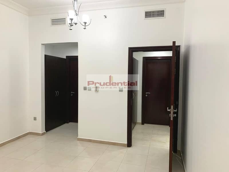 Fully renovated 1 BHK in  Hamza Tower For Sale