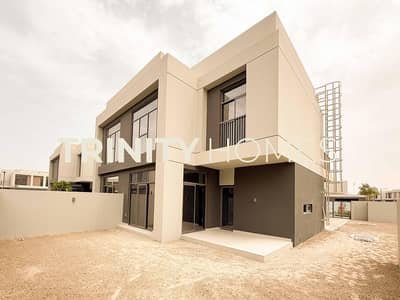 3 Bedroom Villa for Sale in Dubai South, Dubai - Big Plot | End Corner | Ready To Move in