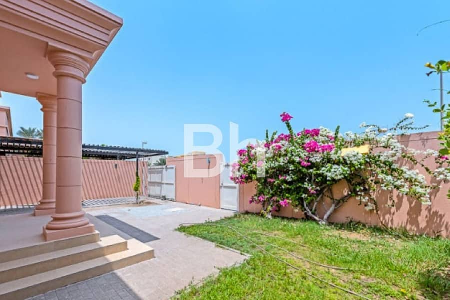 Private Garden| Renovated 3BR| Vacant Mid December - Image 9