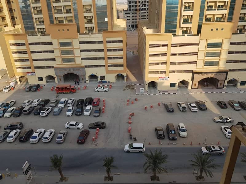 شقة في برج الزنبق مدينة الإمارات‬ 2 غرف 24000 درهم - 4225229