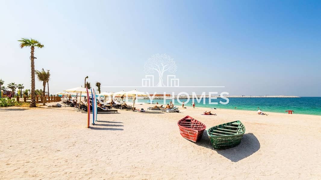 2 La Mer Beach 2 (1). jpg