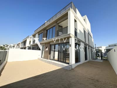 4 Bedroom Villa for Sale in Tilal Al Ghaf, Dubai - Closed Kitchen | Live Sky Suite | Aura 2