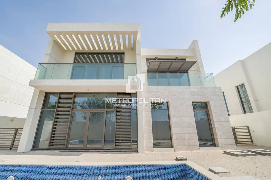 Ready to Occupy | Luxurious Villa | Large Layout