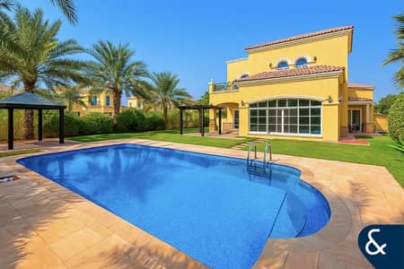 4 Bedroom Villa for Rent in Jumeirah Park, Dubai - Beautiful Garden | Large corner | Vacant