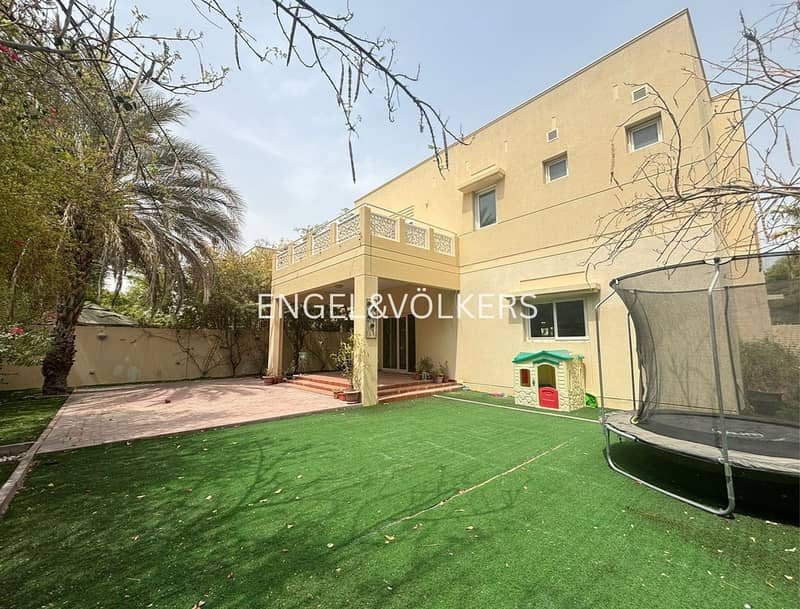 Large Layout | Peaceful Location | Vacant Now Large Layout | Peaceful Location | Vacant Now