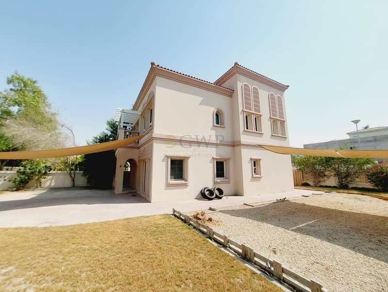 Corner | Next To Park | Private | Sunny and Bright