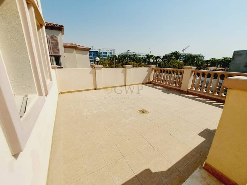 Corner | Next To Park | Private | Sunny and Bright - Image 9