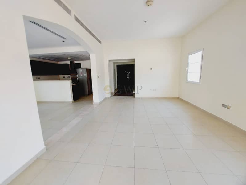 Corner | Next To Park | Private | Sunny and Bright - Image 11