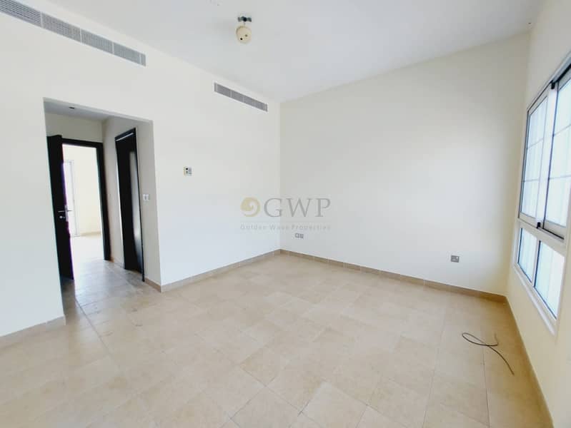 Corner | Next To Park | Private | Sunny and Bright - Image 13