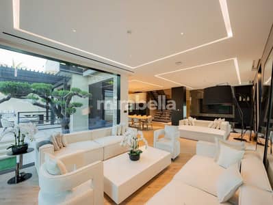 5 Bedroom Villa for Sale in Jumeirah Golf Estates, Dubai - Community Specialist | Fully Renovated | Lake View