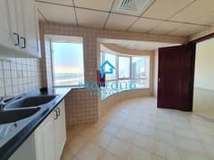 SPACIOUS I CLOSED KITCHEN I FAMILY building