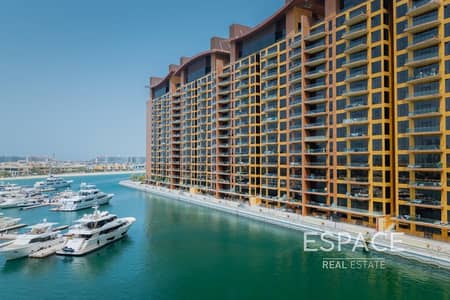 2 Bedroom Apartment for Sale in Palm Jumeirah, Dubai - Sea View | Vacant | 2BR plus Maids Room