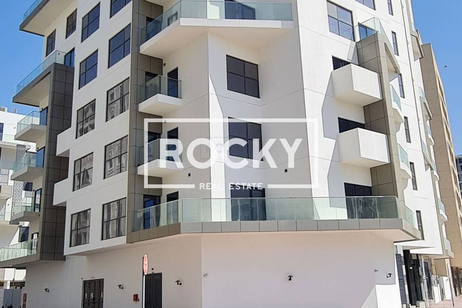 1 BHK with Semi-Open Kitchen | Pool & Gym | Nad Al Hamar - Image 14