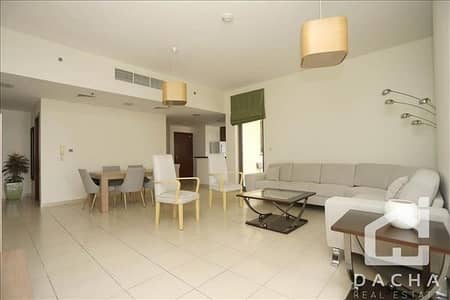 Furnished // Marina View // Low Floor Furnished // Marina View // Low Floor