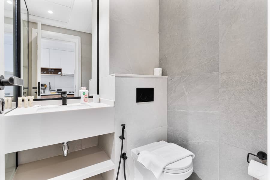13 Full Bathroom (2). jpeg
