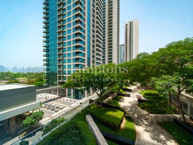 2 Bedroom Flat for Rent in The Views, Dubai - Golf Course And Pool Views | Chiller Free