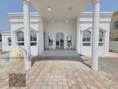 فيلا راقية للإيجار في منطقة الجرف 2 – عجمان موقع استراتيجي ثاني قطعة من شارع الجامعة، مقابل ماكدونالدز مباشرة،