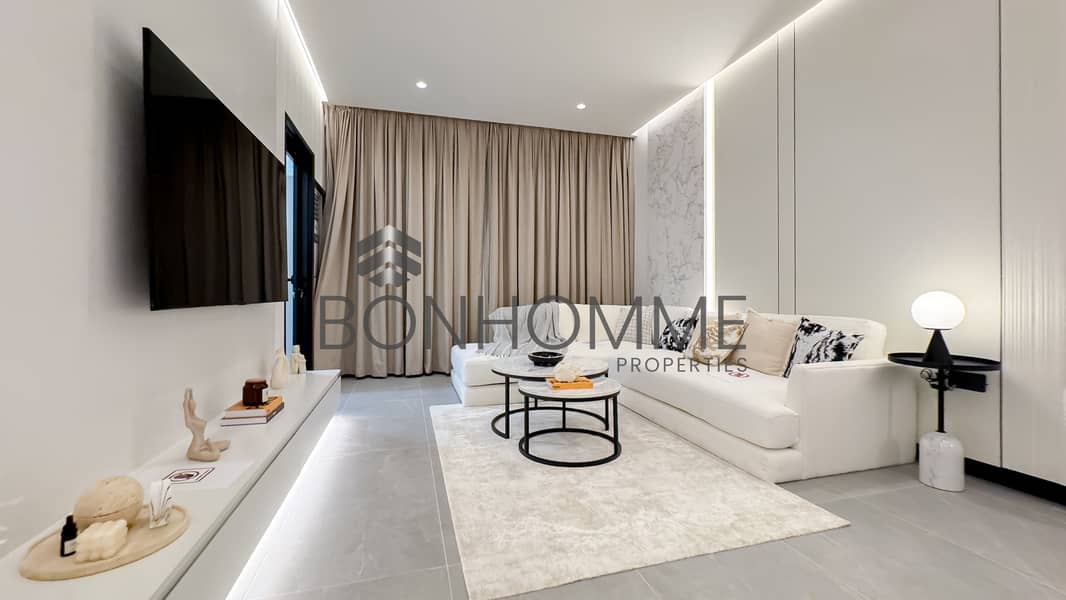 2 Copy of living room. jpg