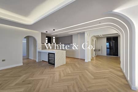 3 Bedroom Flat for Sale in Palm Jumeirah, Dubai - Exclusive | High-End Finish | Renovated