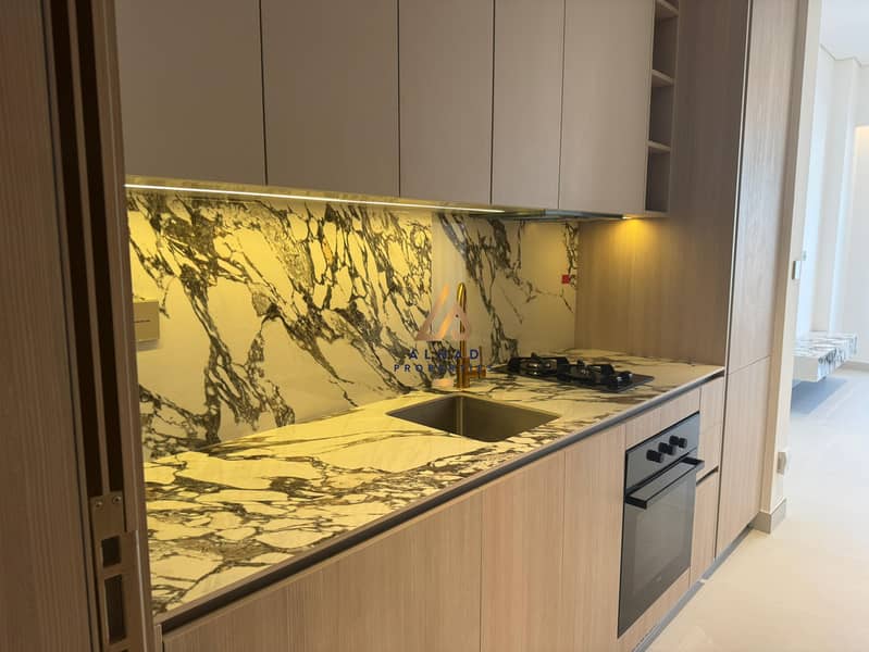 位于阿尔扬街区，弗洛拉雷亚公寓 的公寓 720000 AED - 12653001