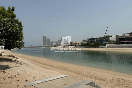 4 Bedroom Villa for Sale in Palm Jumeirah, Dubai - Corner Unit | Full Atlantis View| Pool Facing